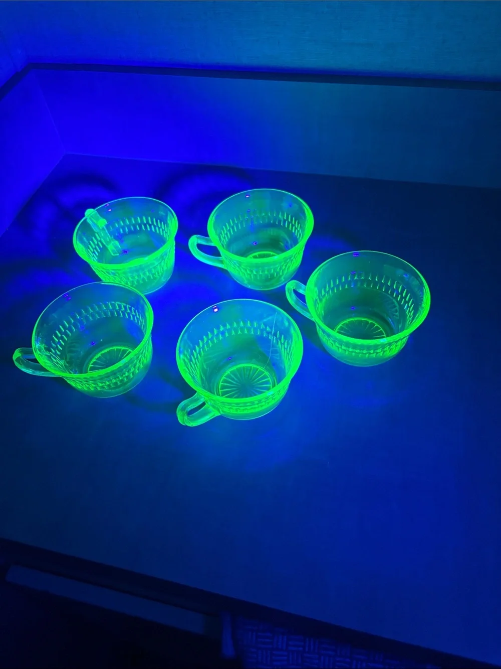 Anchor Hocking Vintage Set of 5 Uranium Glass Tea Cups
